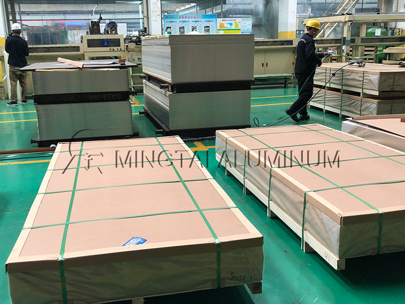 食品模具用鋁板對(duì)于中厚鋁板衛(wèi)生標(biāo)準(zhǔn)有啥要求？